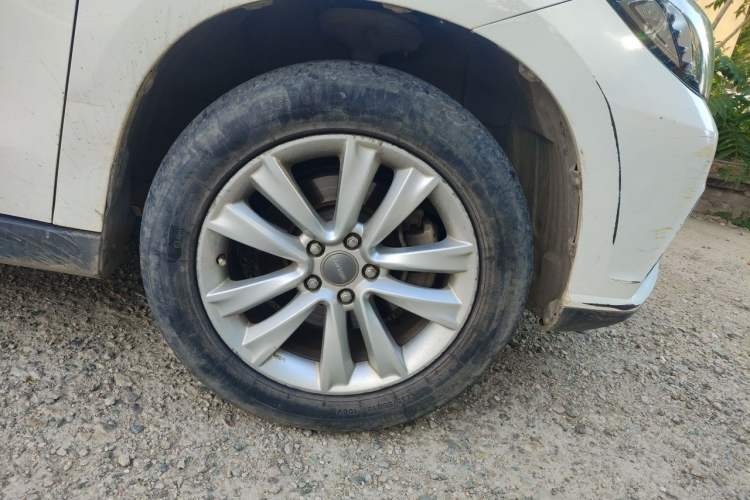 Used Haval H2 2016 Red-Label 1.5T Manual Two-Wheel Drive Luxury Model Right Front Wheel Hub