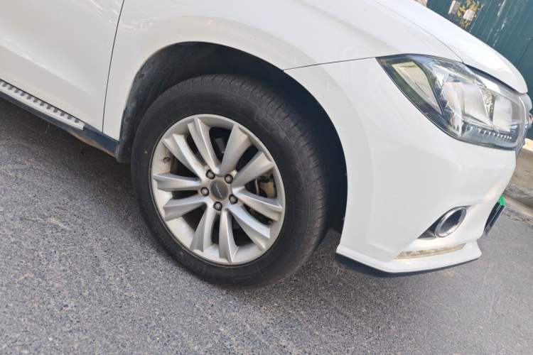 Used Haval H2 2016 Red-Label 1.5T Automatic Two-Wheel Drive Luxury Model Right Front Wheel Hub