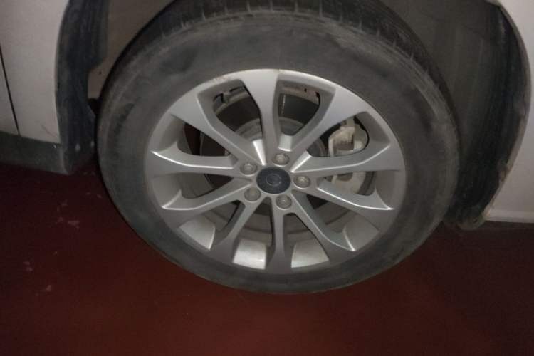 Used Haval H2 2016 Red-Label 1.5T Automatic Two-Wheel Drive Luxury Model Right Front Wheel Hub