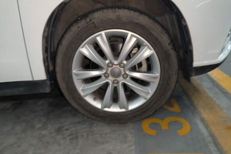 Used Haval H2 2016 Red-Label 1.5T Automatic Two-Wheel Drive Luxury Model Right Front Wheel Hub