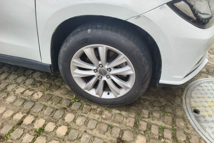 Used Haval H2 2016 Red-Label 1.5T Manual Two-Wheel Drive Luxury Model Right Front Wheel Hub