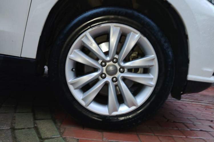 Used Haval H2 2016 Red Label 1.5T Automatic Two-Wheel Drive Elite Model Right Front Wheel Hub