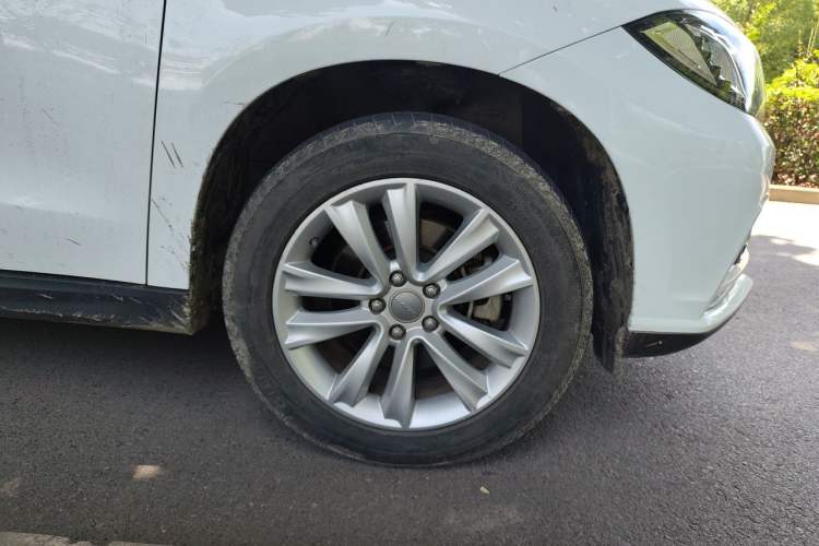 Used Haval H2 2016 Red-Label 1.5T Manual Two-Wheel Drive Luxury Model Right Front Wheel Hub