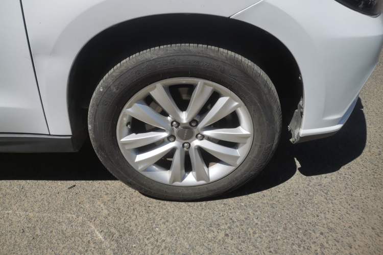 Used Haval H2 2016 Red-Label 1.5T Manual Two-Wheel Drive Luxury Model Right Front Wheel Hub