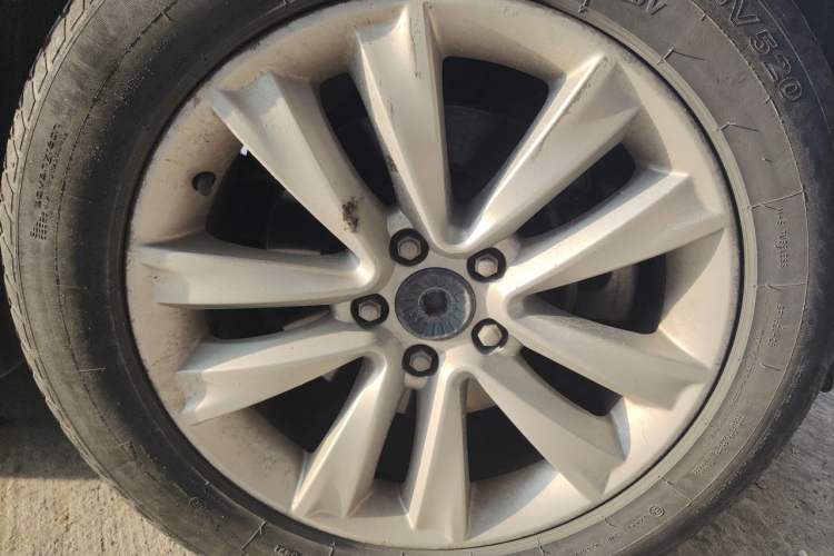 Used Haval H2 2016 Red-Label 1.5T Manual Two-Wheel Drive Comfort Model Right Front Wheel Hub