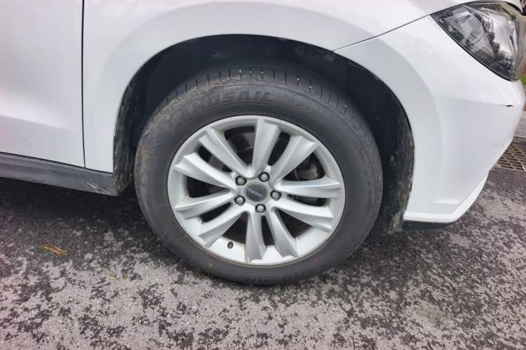 Used Haval H2 2016 Red-Label 1.5T Automatic Two-Wheel Drive Luxury Model Right Front Wheel Hub