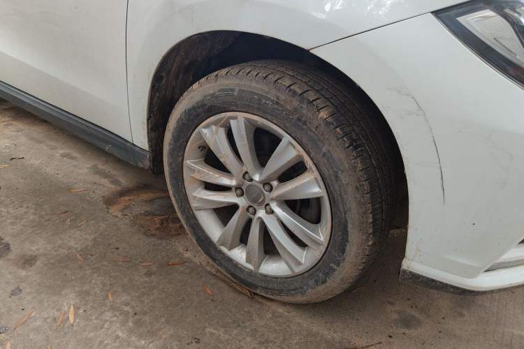 Used Haval H2 2016 Red-Label 1.5T Manual Two-Wheel Drive Luxury Model Right Front Wheel Hub