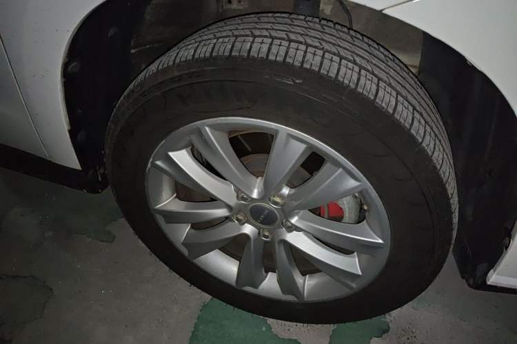 Used Haval H2 2016 Red Label 1.5T Automatic Two-Wheel Drive Elite Model Right Front Wheel Hub