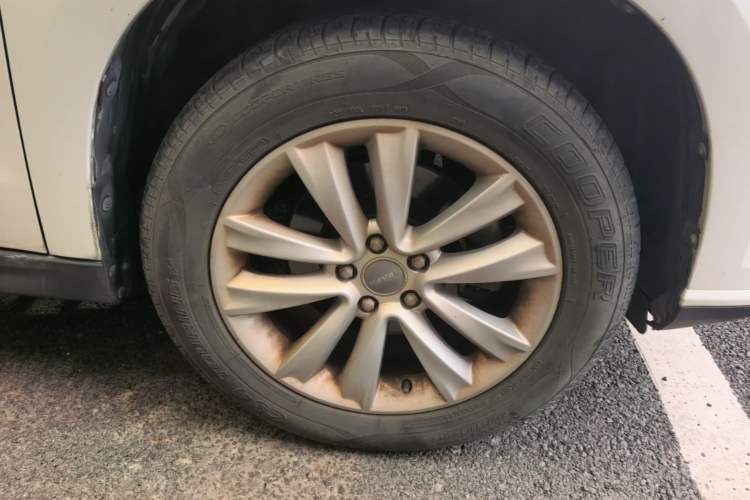 Used Haval H2 2016 Red-Label 1.5T Manual Two-Wheel Drive Luxury Model Right Front Wheel Hub