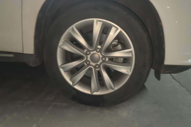 Used Haval H2 2016 Red Label 1.5T Automatic Two-Wheel Drive Elite Model Right Front Wheel Hub