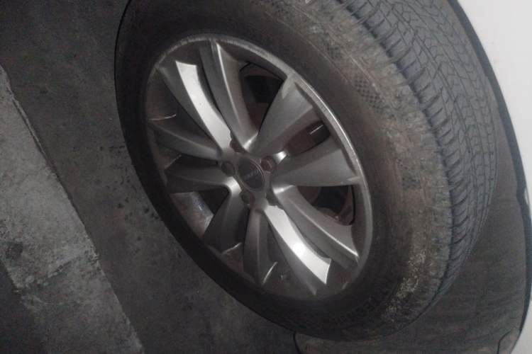 Used Haval H2 2016 Red-Label 1.5T Manual Two-Wheel Drive Luxury Model Right Front Wheel Hub