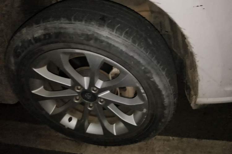 Used Haval H2 2016 Red-Label 1.5T Manual Two-Wheel Drive Comfort Model Right Front Wheel Hub