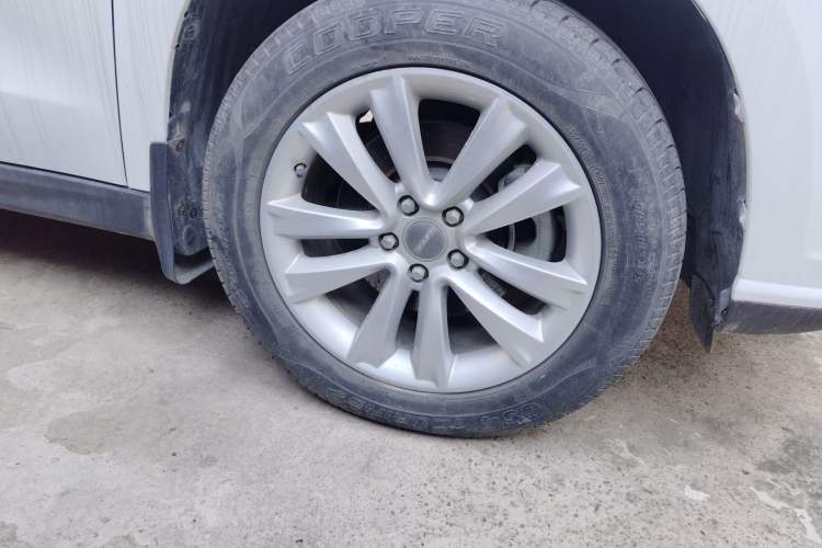 Used Haval H2 2016 Red-Label 1.5T Automatic Two-Wheel Drive Luxury Model Right Front Wheel Hub