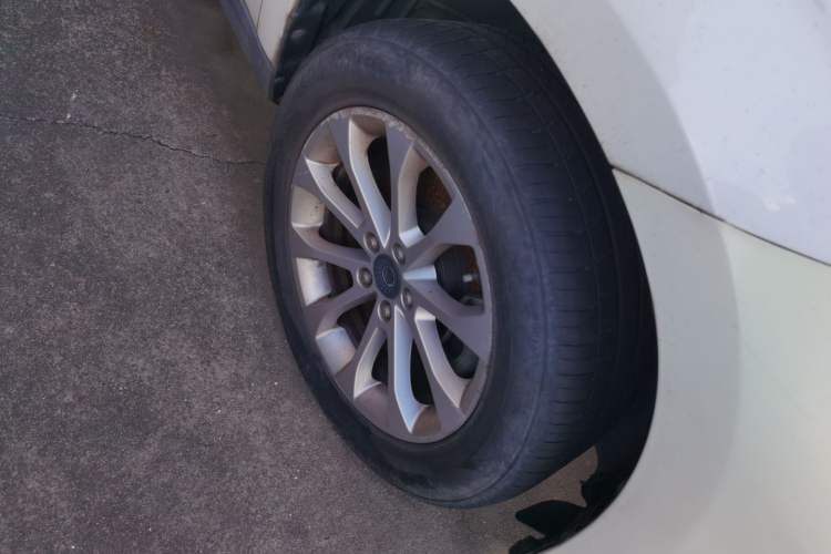 Used Haval H2 2016 Red-Label 1.5T Manual Two-Wheel Drive Luxury Model Right Front Wheel Hub