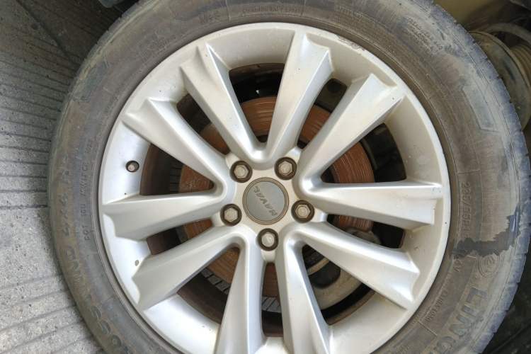 Used Haval H2 2016 Red Label 1.5T Manual Two-Wheel Drive Elite Model Right Front Wheel Hub