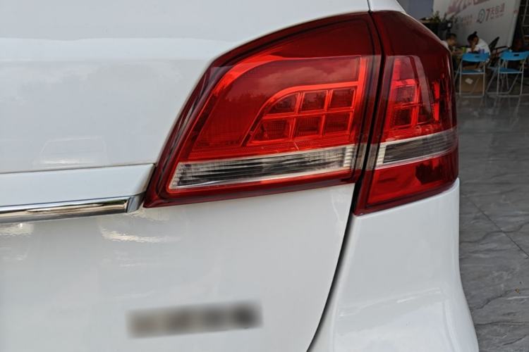 Used Haval H2 2016 Red-Label 1.5T Automatic Two-Wheel Drive Luxury Model Right Rear Taillight