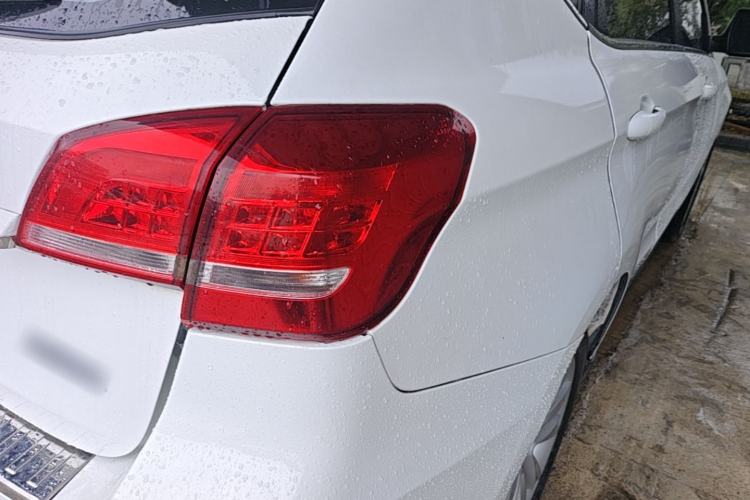 Used Haval H2 2016 Red Label 1.5T Automatic Two-Wheel Drive Elite Model Right Rear Taillight