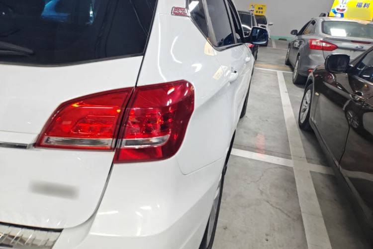 Used Haval H2 2016 Red-Label 1.5T Automatic Two-Wheel Drive Luxury Model Right Rear Taillight