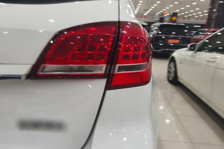 Used Haval H2 2016 Red-Label 1.5T Manual Two-Wheel Drive Comfort Model Right Rear Taillight