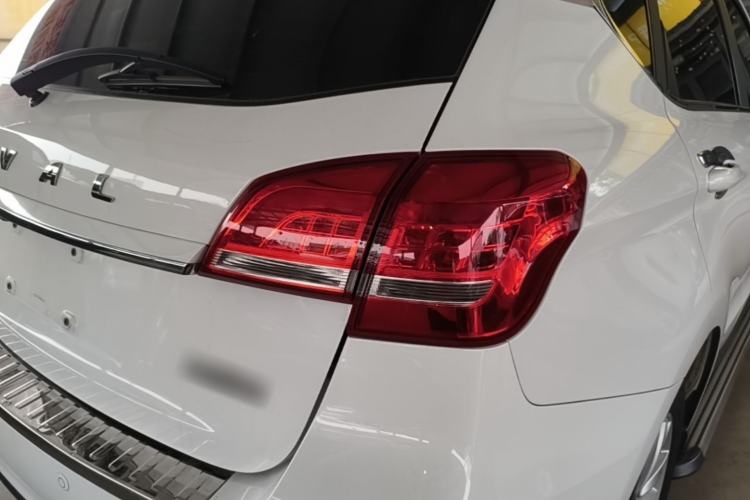 Used Haval H2 2016 Red-Label 1.5T Automatic Two-Wheel Drive Luxury Model Right Rear Taillight