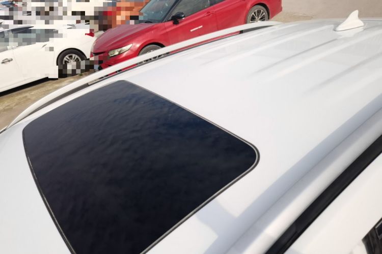 Used Haval H2 2016 Red-Label 1.5T Manual Two-Wheel Drive Luxury Model Roof
