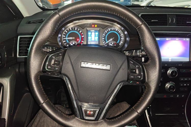 Used Haval H2 2016 Red-Label 1.5T Manual Two-Wheel Drive Luxury Model Steering Wheel