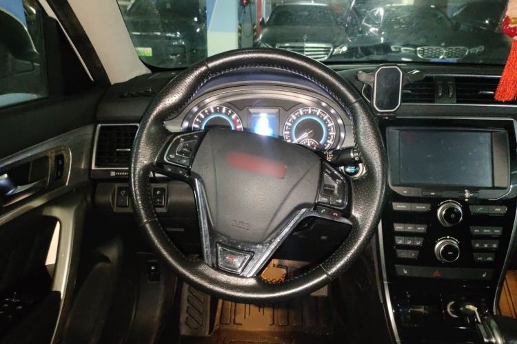 Used Haval H2 2016 Red Label 1.5T Automatic Two-Wheel Drive Elite Model Steering Wheel
