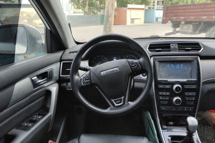 Used Haval H2 2016 Red-Label 1.5T Manual Two-Wheel Drive Luxury Model Steering Wheel
