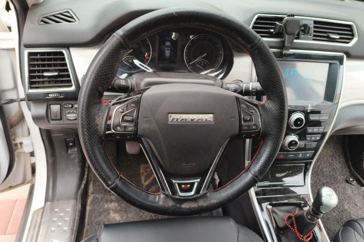 Used Haval H2 2016 Red-Label 1.5T Manual Two-Wheel Drive Luxury Model Steering Wheel