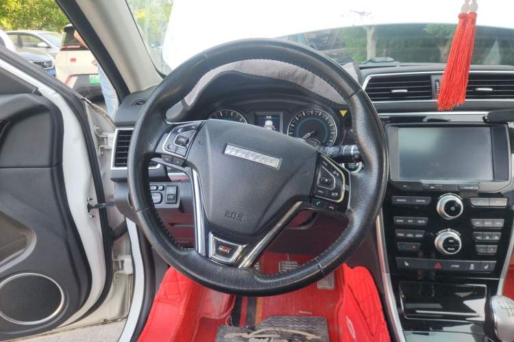 Used Haval H2 2016 Red-Label 1.5T Manual Two-Wheel Drive Luxury Model Steering Wheel