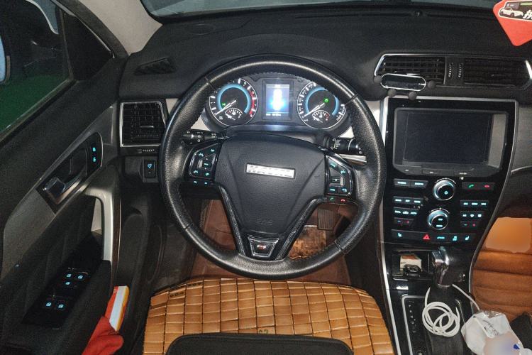 Used Haval H2 2016 Red-Label 1.5T Automatic Two-Wheel Drive Luxury Model Steering Wheel