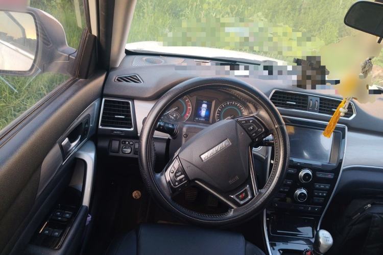 Used Haval H2 2016 Red-Label 1.5T Manual Two-Wheel Drive Luxury Model Steering Wheel
