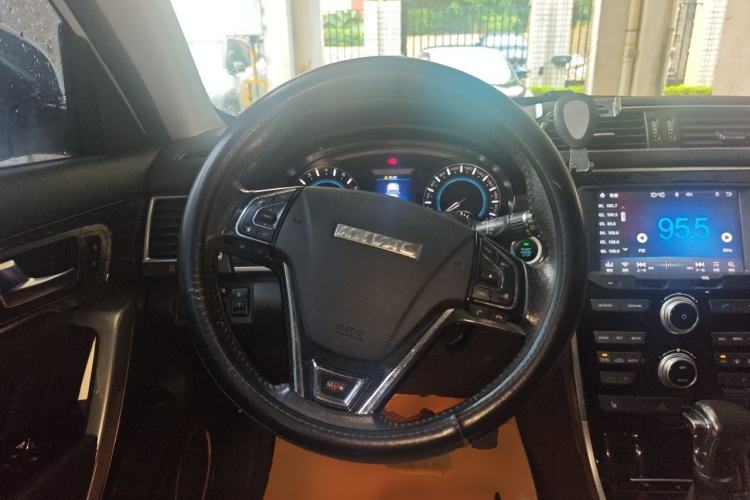 Used Haval H2 2016 Red-Label 1.5T Automatic Two-Wheel Drive Luxury Model Steering Wheel