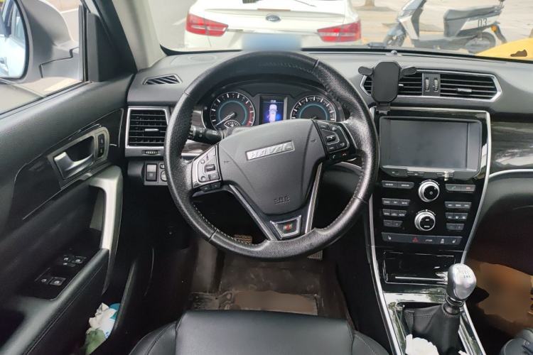 Used Haval H2 2016 Red-Label 1.5T Manual Two-Wheel Drive Luxury Model Steering Wheel