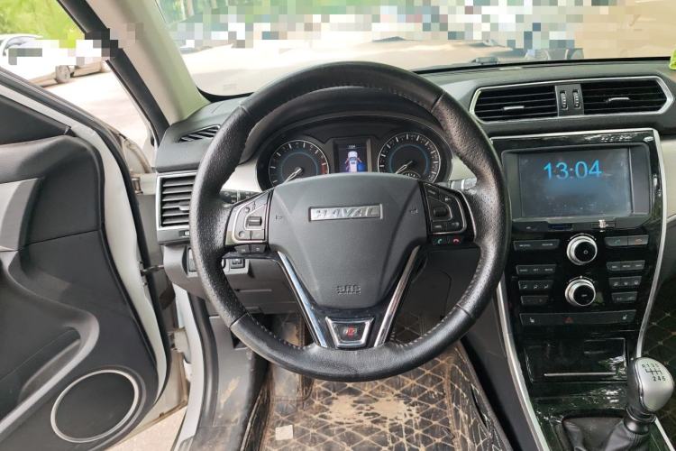 Used Haval H2 2016 Red Label 1.5T Manual Two-Wheel Drive Elite Model Steering Wheel