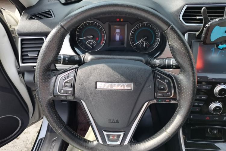 Used Haval H2 2016 Red-Label 1.5T Manual Two-Wheel Drive Luxury Model Steering Wheel