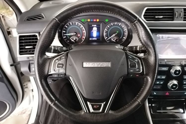 Used Haval H2 2016 Red Label 1.5T Manual Two-Wheel Drive Elite Model Steering Wheel