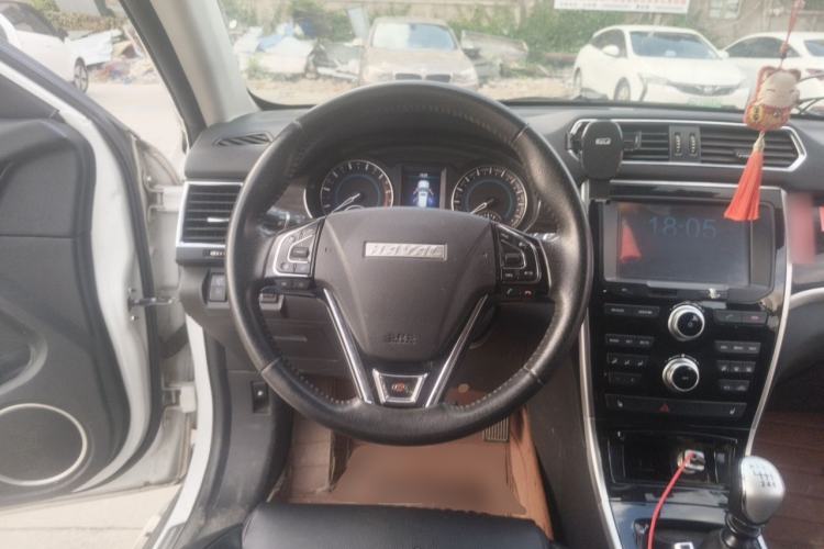 Used Haval H2 2016 Red Label 1.5T Manual Two-Wheel Drive Elite Model Steering Wheel