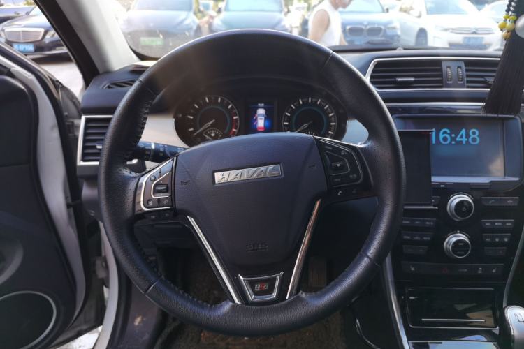 Used Haval H2 2016 Red-Label 1.5T Manual Two-Wheel Drive Luxury Model Steering Wheel