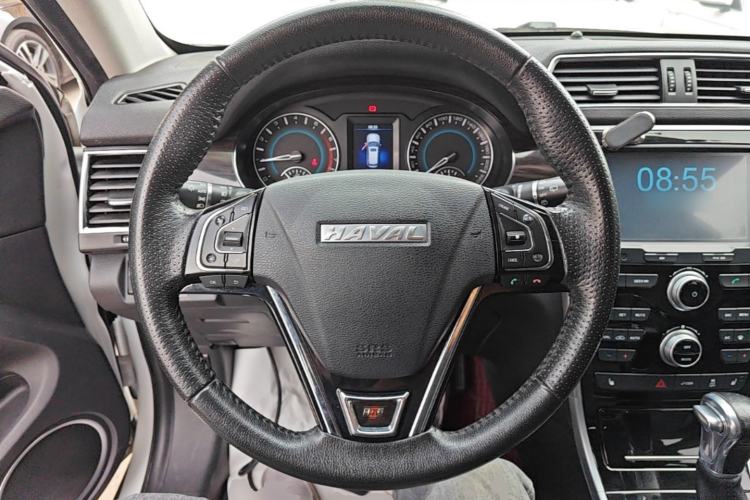 Used Haval H2 2016 Red-Label 1.5T Automatic Two-Wheel Drive Luxury Model Steering Wheel