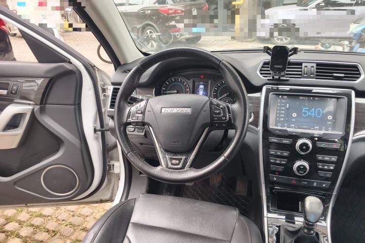 Used Haval H2 2016 Red-Label 1.5T Manual Two-Wheel Drive Luxury Model Steering Wheel