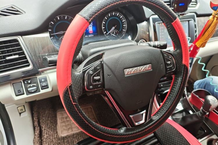 Used Haval H2 2016 Red-Label 1.5T Manual Two-Wheel Drive Luxury Model Steering Wheel
