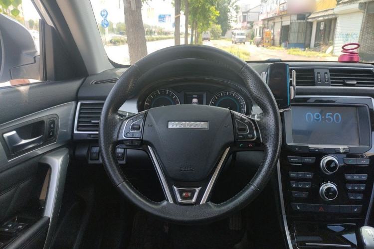 Used Haval H2 2016 Red Label 1.5T Manual Two-Wheel Drive Elite Model Steering Wheel