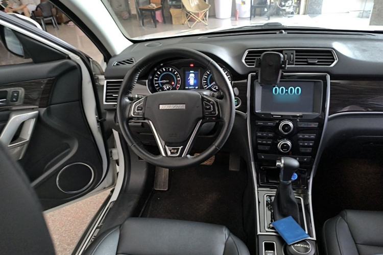Used Haval H2 2016 Red-Label 1.5T Automatic Two-Wheel Drive Luxury Model Steering Wheel