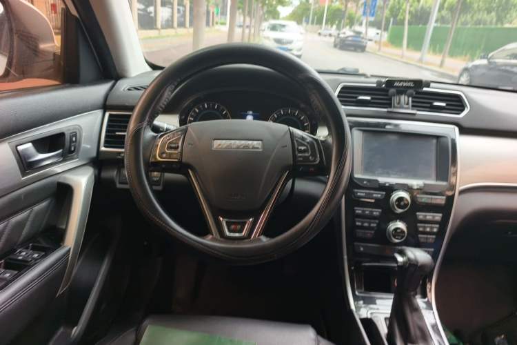 Used Haval H2 2016 Red-Label 1.5T Automatic Two-Wheel Drive Luxury Model Steering Wheel