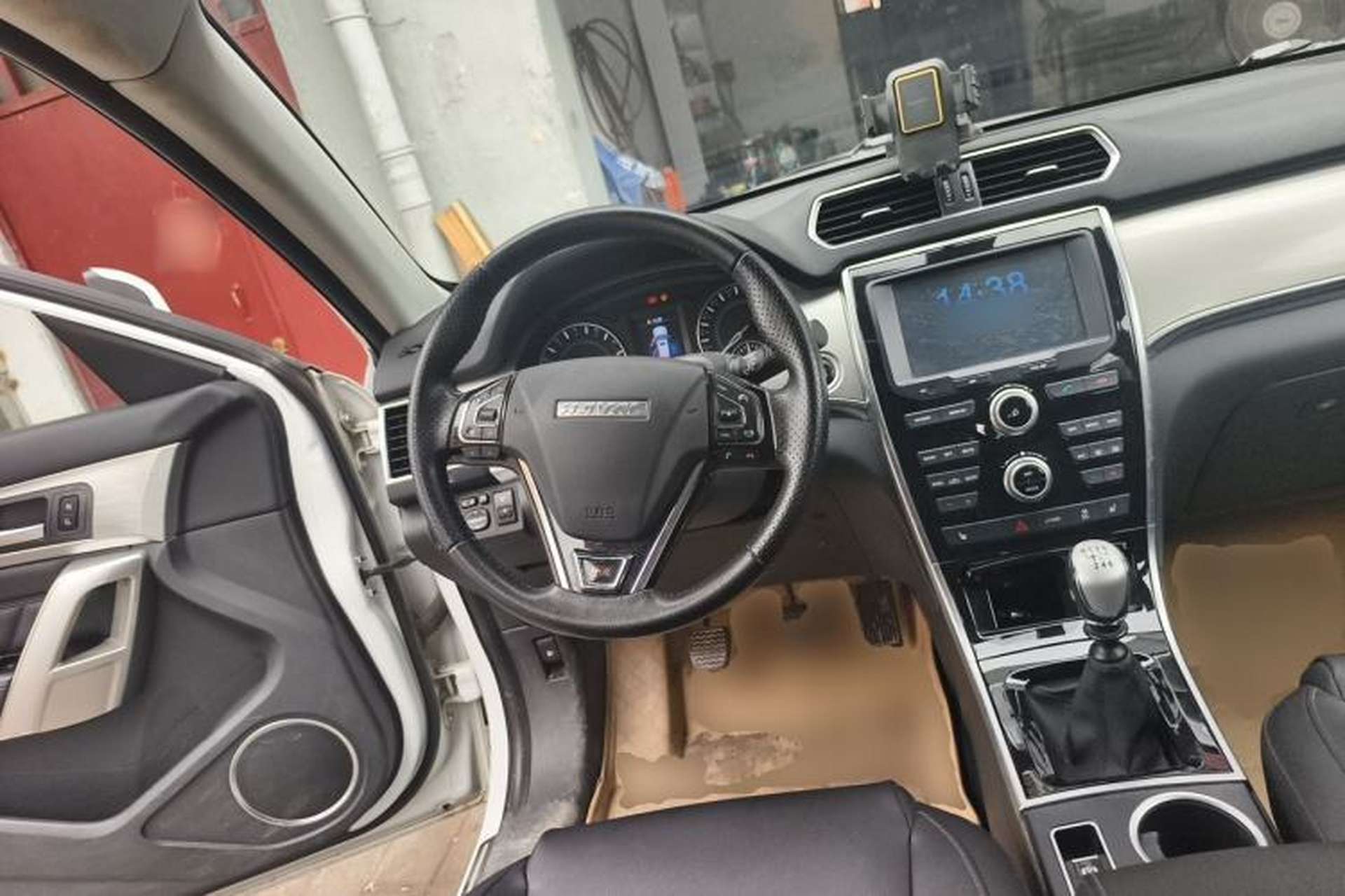 Used Haval H2 2016 Red-Label 1.5T Manual Two-Wheel Drive Luxury Model Steering Wheel