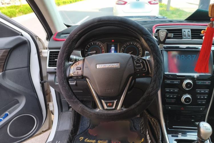 Used Haval H2 2016 Red Label 1.5T Manual Two-Wheel Drive Elite Model Steering Wheel