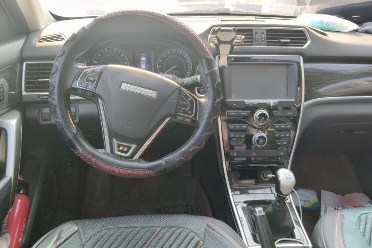 Used Haval H2 2016 Red Label 1.5T Manual Two-Wheel Drive Urban Edition Steering Wheel