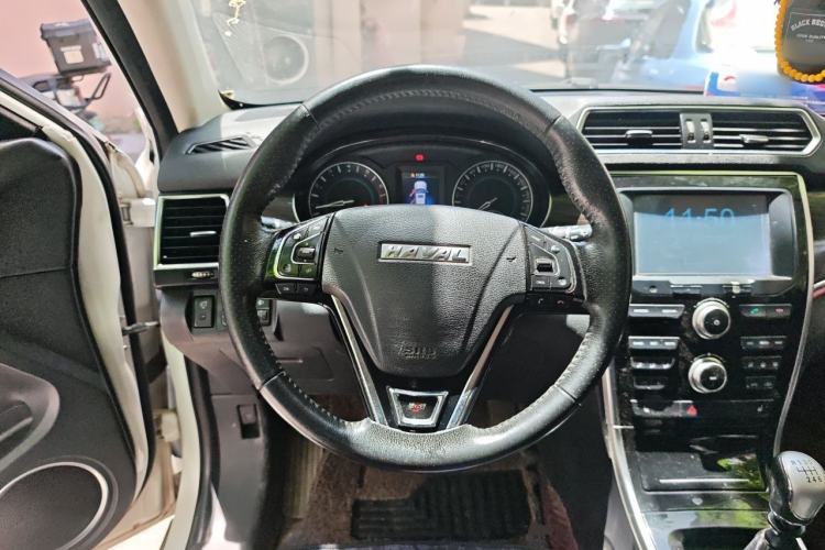 Used Haval H2 2016 Red Label 1.5T Manual Two-Wheel Drive Elite Model Steering Wheel