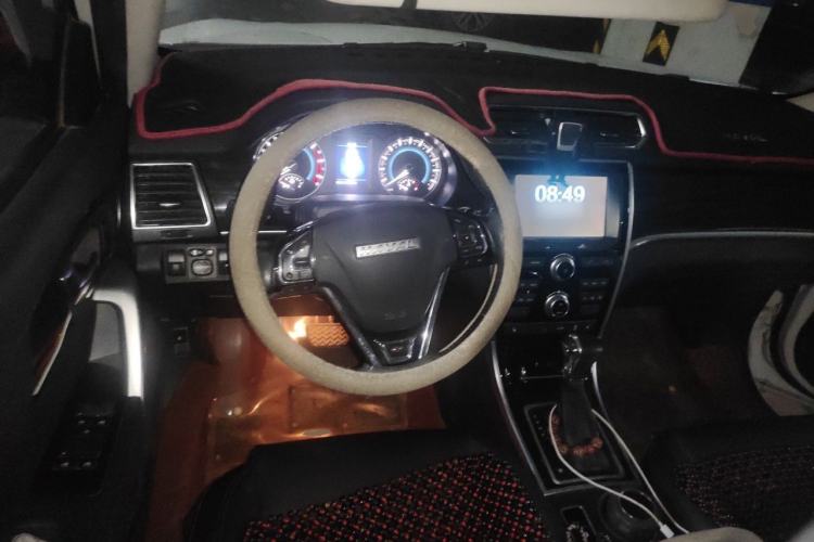 Used Haval H2 2016 Red-Label 1.5T Automatic Two-Wheel Drive Luxury Model Steering Wheel